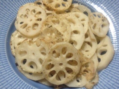 ワインのおつまみに。レンコンの粉チーズ焼き